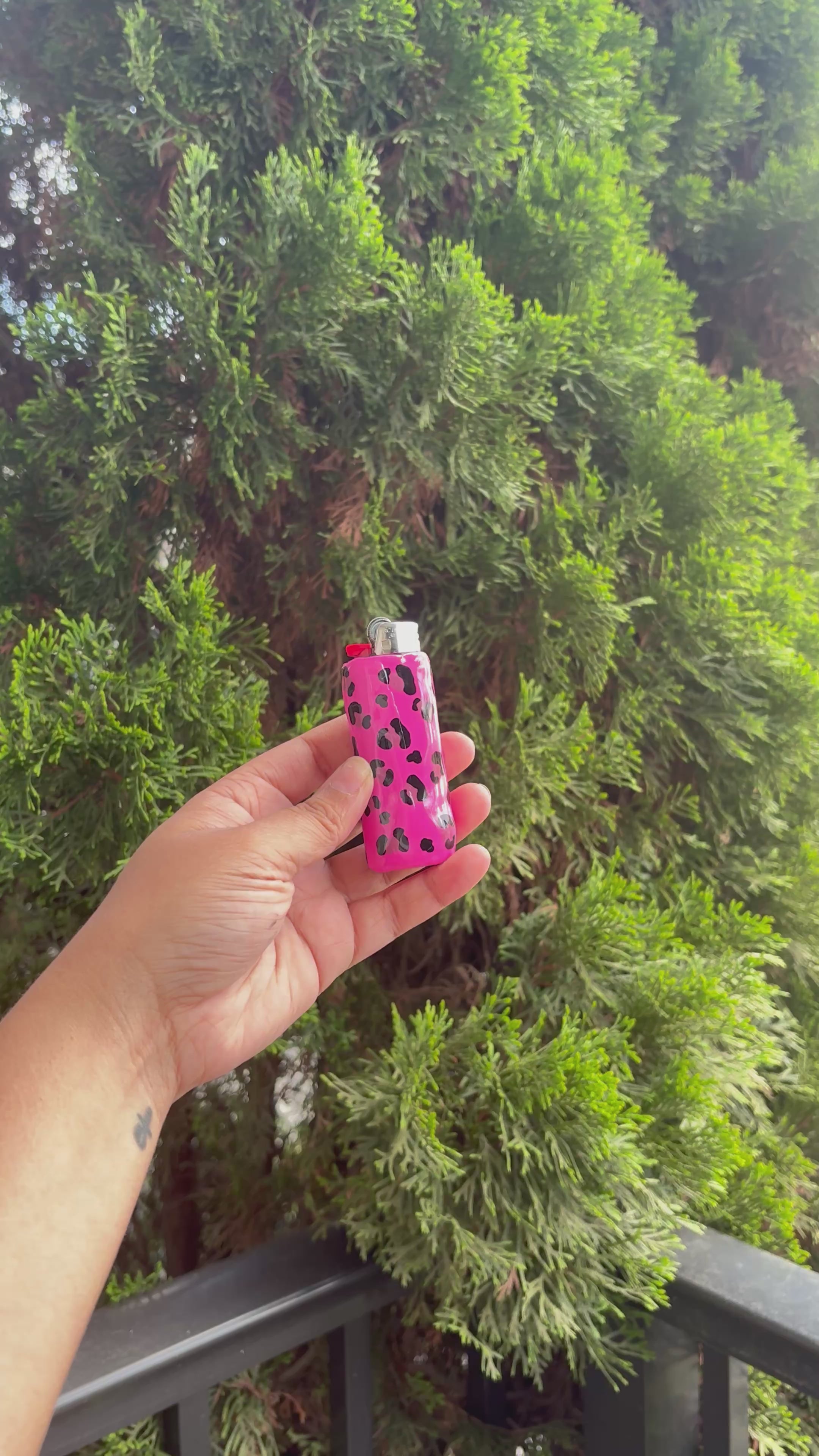 Hot Predator 🐆🩷 - Handmade Lighter Case